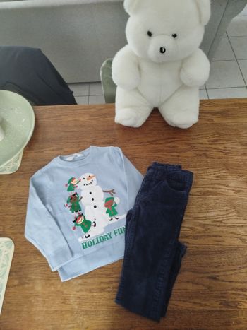 Ensemble pull de Noël et pantalon