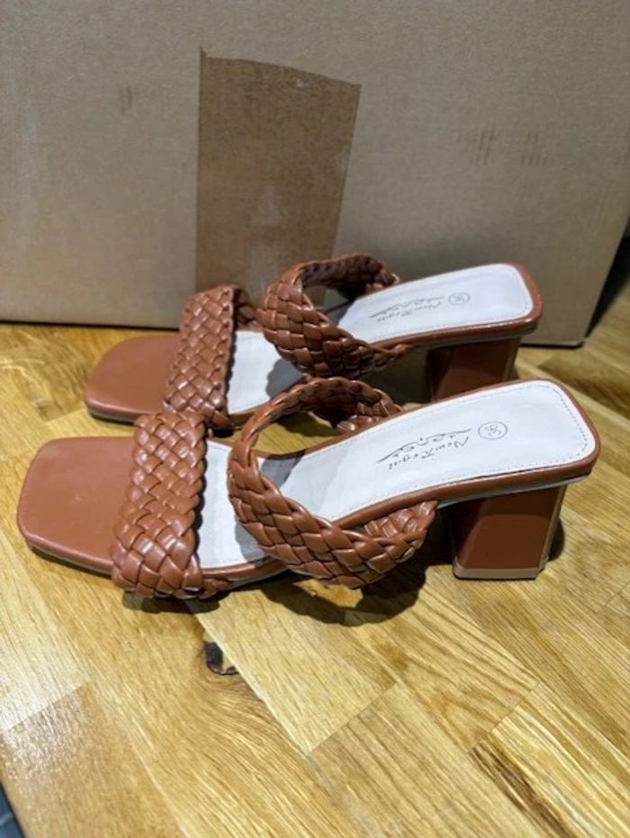 sandales femme marron taille 36 neuves - photo numéro 3