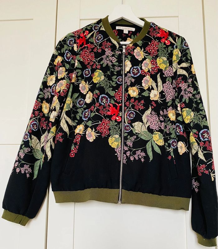 Magnifique veste fleurie Trf Zara 36🌹