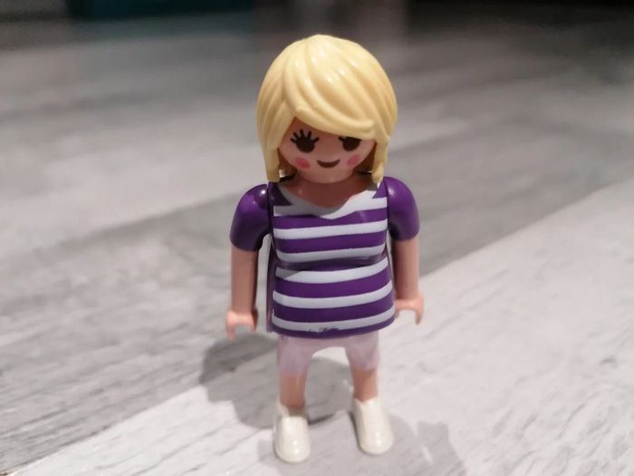 Playmobil femme enceinte avec banc 🤰🏻 - photo numéro 5