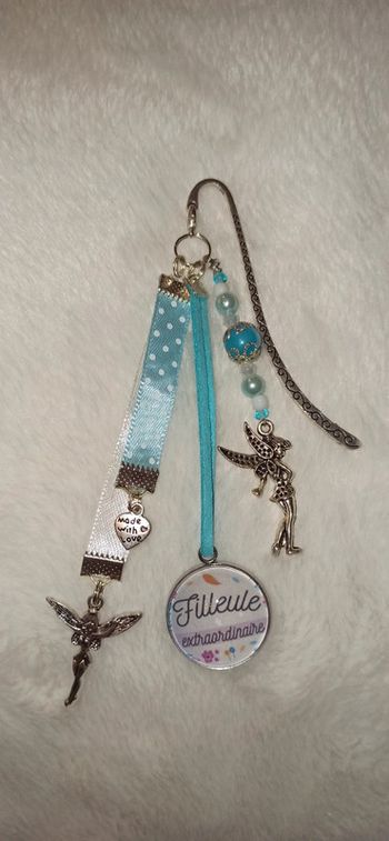 Cadeau filleule, bijoux de sac ou marque page " filleule extraordinaire "