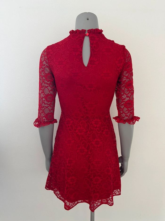 Asos robe en dentelle rouge taille 36 - photo numéro 2