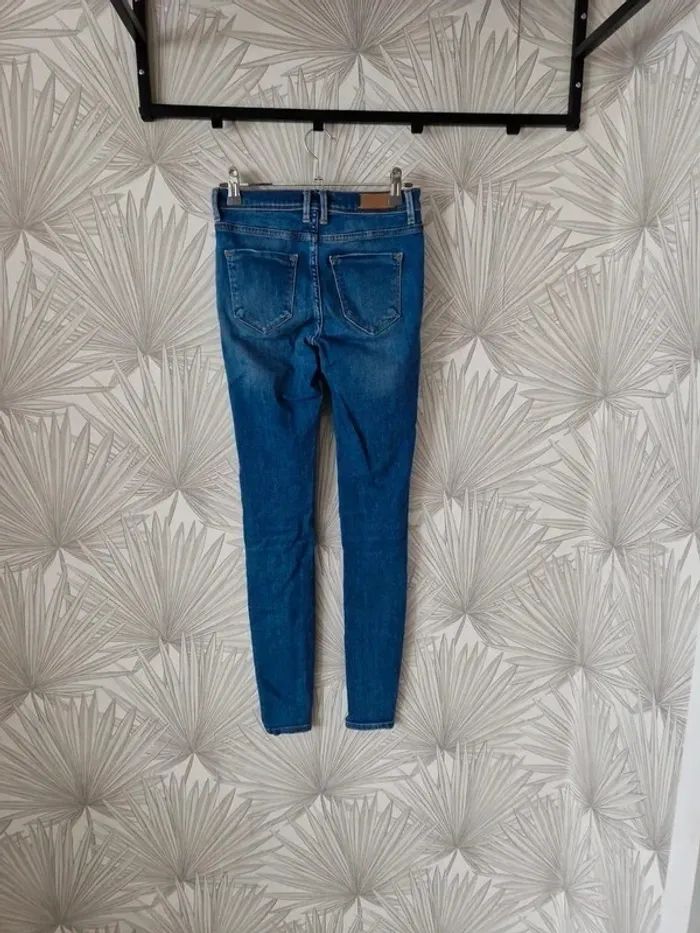 Joli jean Only taille 32 - photo numéro 2