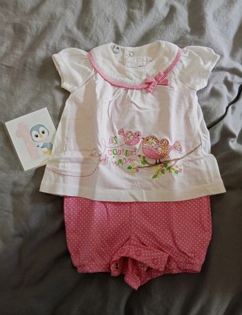 Barboteuse rose et blanche _ 1 mois