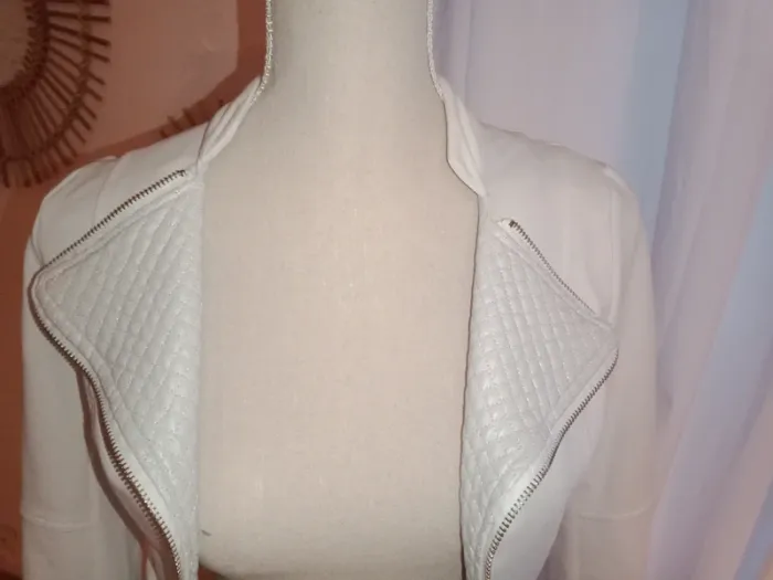 Jolie veste blanche - photo numéro 4