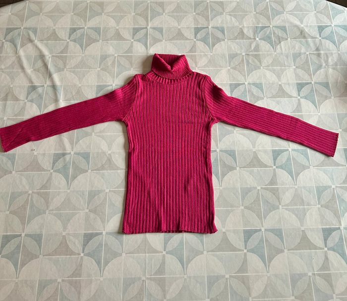 Pull fille - 10 ans - Vynil fraise - en très bon état