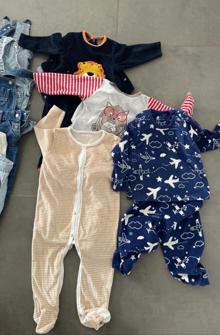 Lot vêtements garçon taille 18 mois - photo numéro 2
