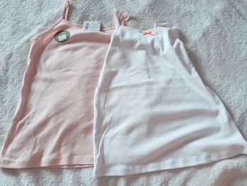 Lot 2 maillots de corps 10/12 ans