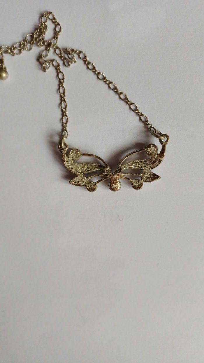 Collier argenté papillon strass - photo numéro 4