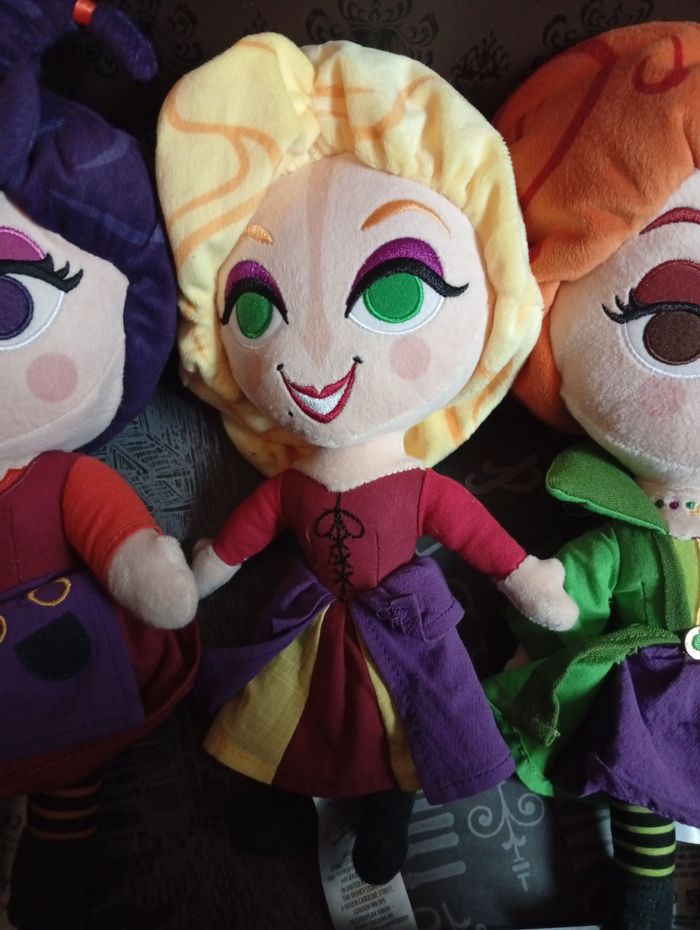 Peluches Disney Hocus Pocus 3 soeurs Sanderson et chat noir binx - photo numéro 7
