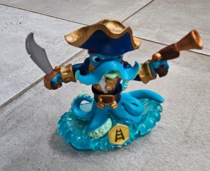 Figurine skylanders swap force wash buckler