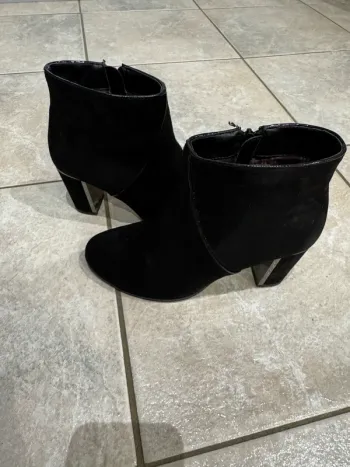 Bottines noires daim 37