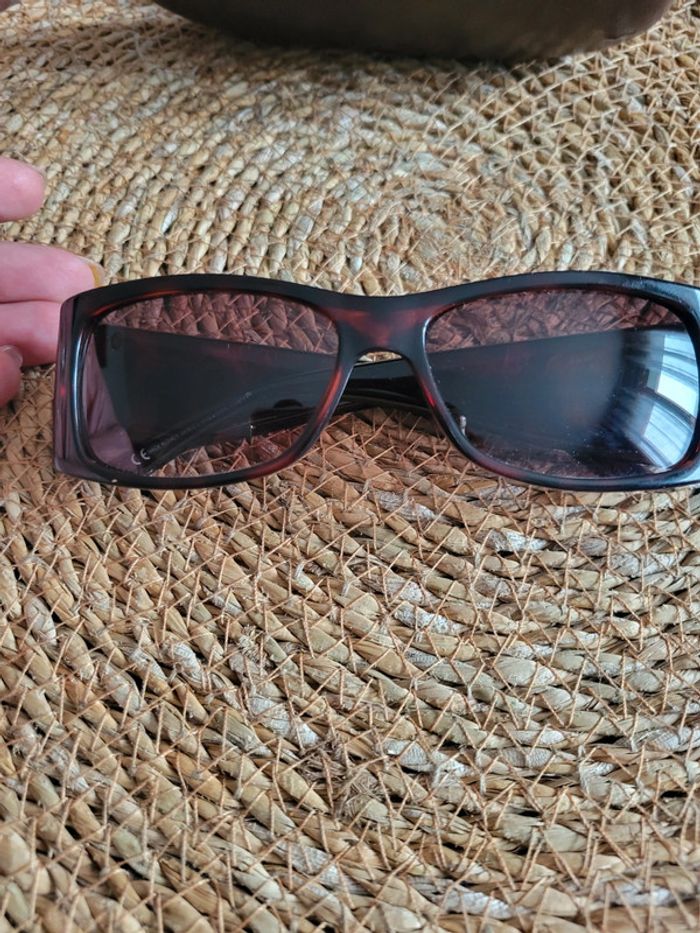 Lunette de soleil dior. - photo numéro 6