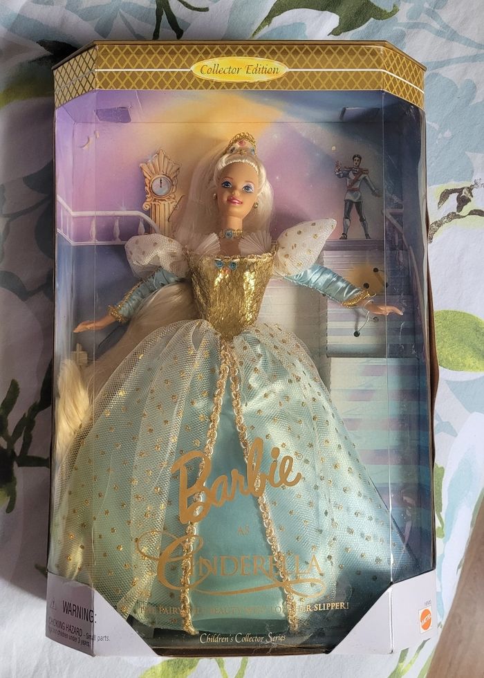 Barbie Cendrillon vintage 1996 neuve dans sa boîte.