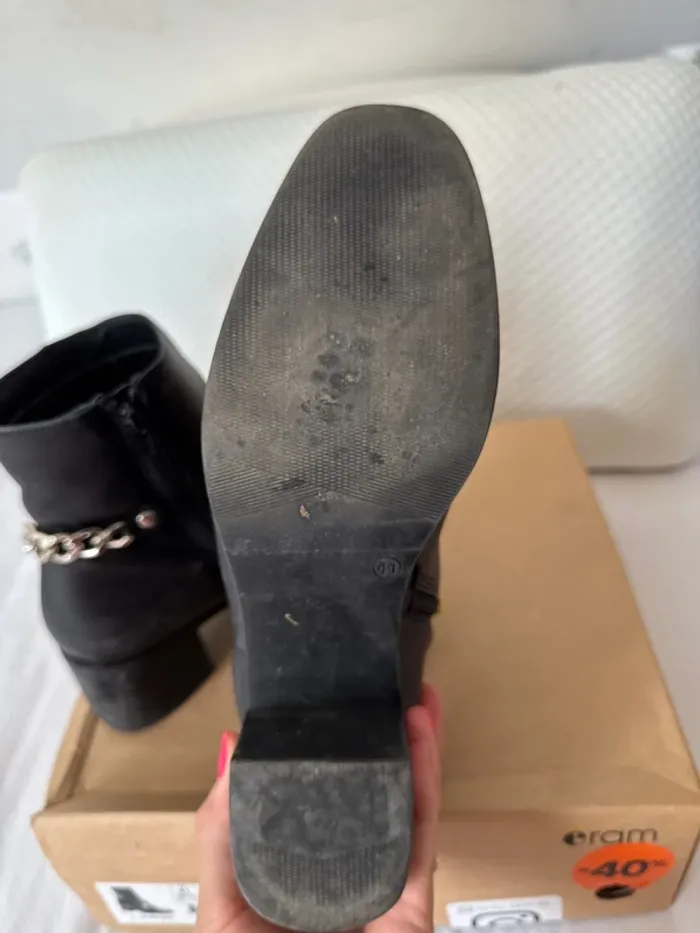 Chaussures avec chaînette - photo numéro 5