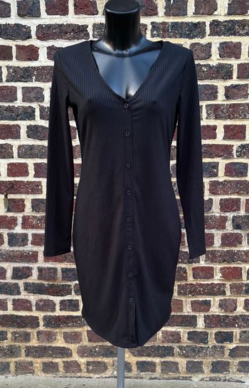 Robe courte côtelée noire à manches longues avec boutons T38 – Primark