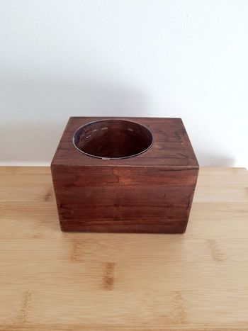 Cache pot en bois