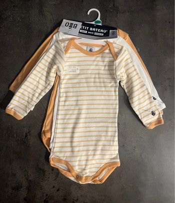 Lot de 3 Bodies petit bateau (12 mois )