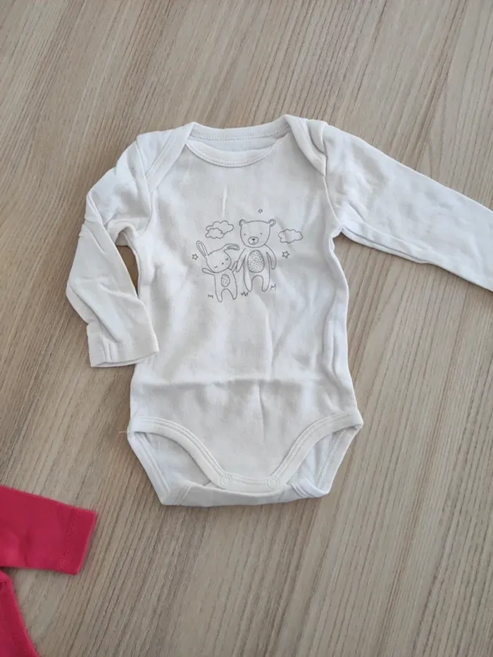 Lot 7 bodies 3 mois - photo numéro 4