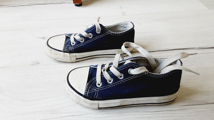 Chaussures garçon bleu et blanc type baskets pointure 29