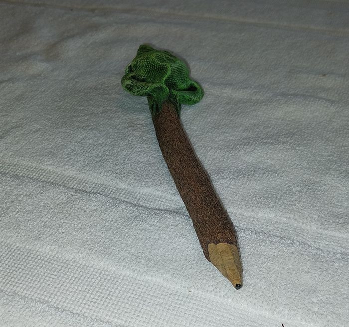 crayon à papier grenouille sur bâton - photo numéro 3