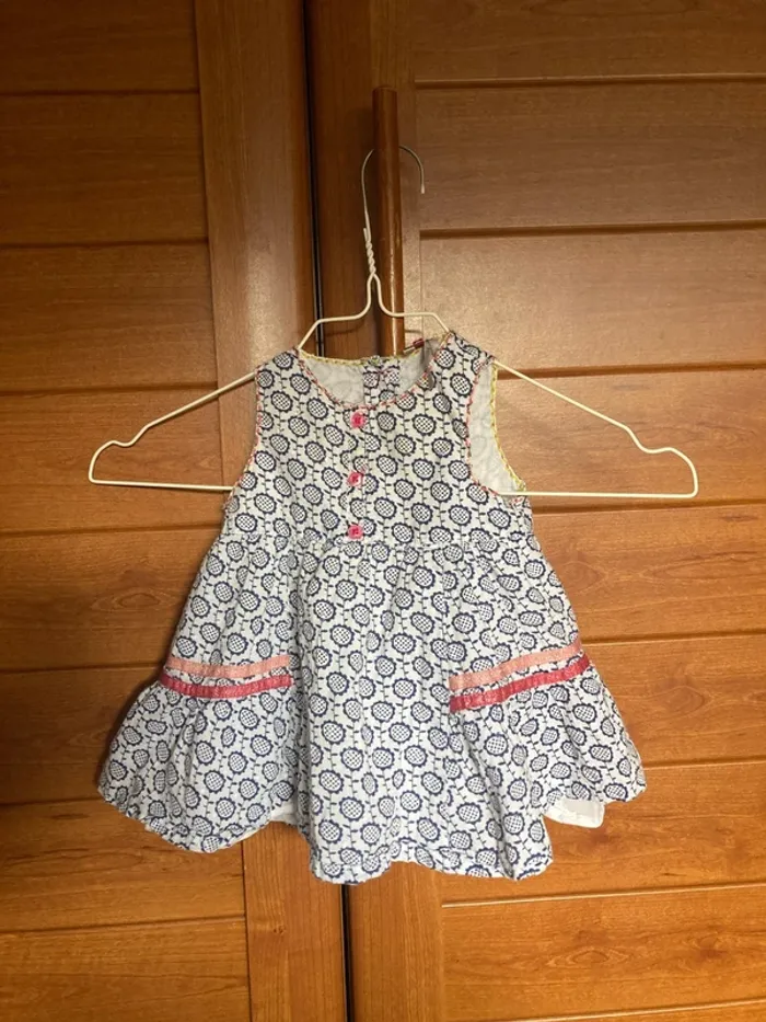 Très belle Robe bébé fille 3 mois orchestra
