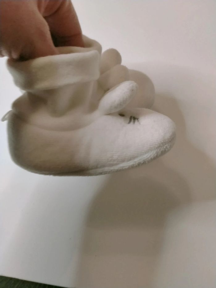 Chaussons bébé neufs blancs motif lapin 3-6 mois - photo numéro 3