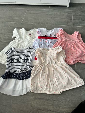 Lot robes manches courtes 18 mois
