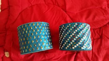 2 jolie boites pailleté et décoré de strass  très bon état