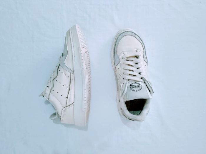 Baskets Adidas Supercourt (36)