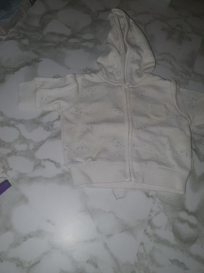 Gilet à capuche 1 mois