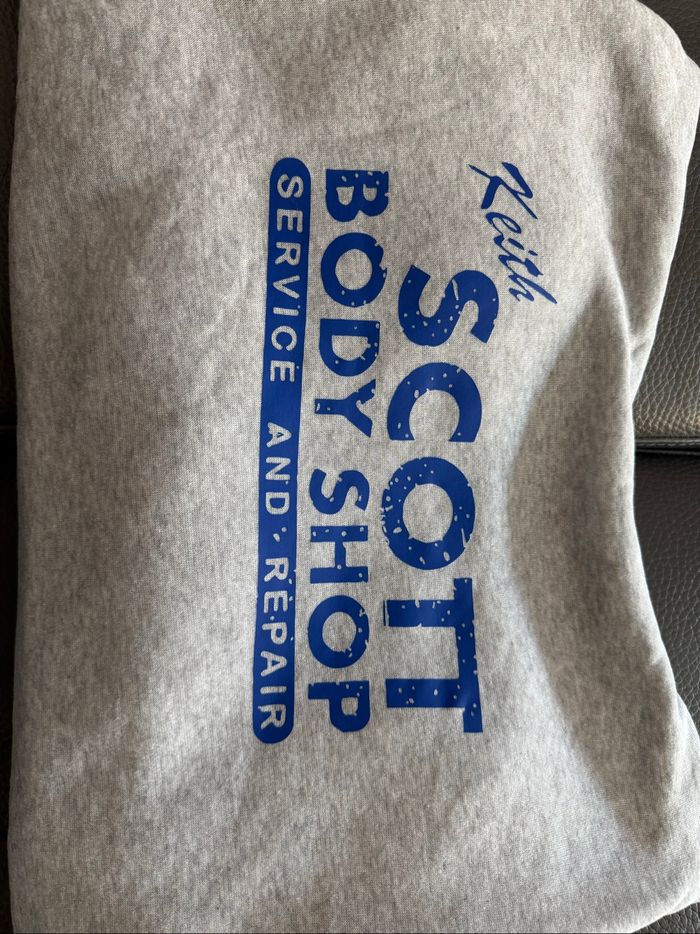 Sweat One Tree Hill - photo numéro 3