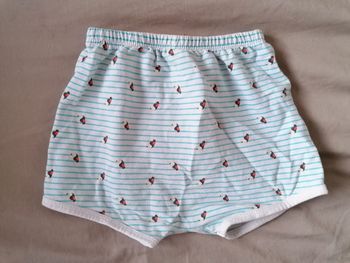 Short fille