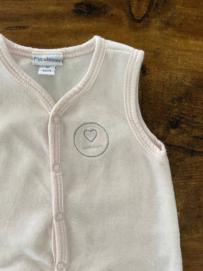 Barboteuse sans manches rose en velour - photo numéro 2