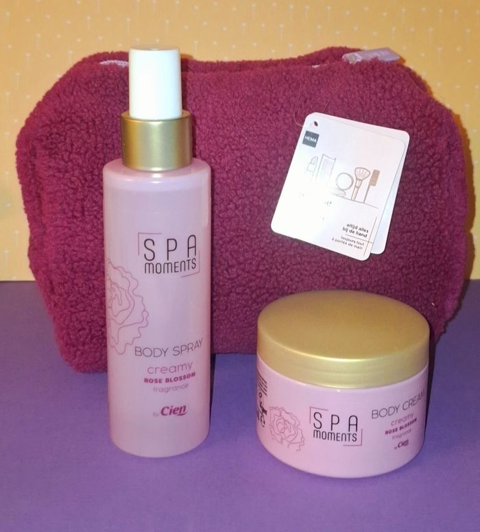 Lot senteur rose avec trousse de toilette - photo numéro 8