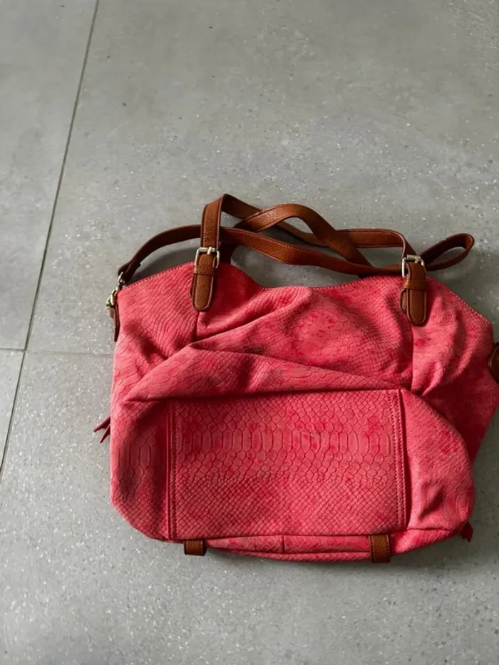 Sac à main et bandoulière rose Desigual, très bon état, 35x30cm - photo numéro 5