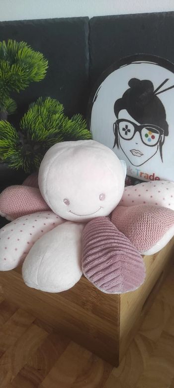 Peluche doudou d'activité pieuvre nattou rose poulpe points grelot 20 cm