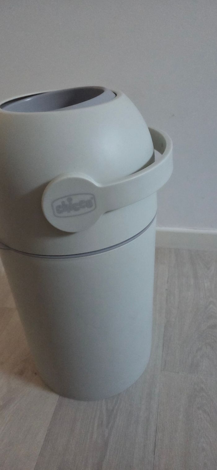 Poubelle a couches sans recharges chicco - photo numéro 2