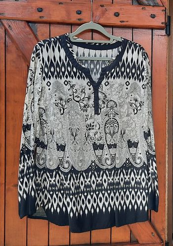 Blouse noire et blanche, taille 38