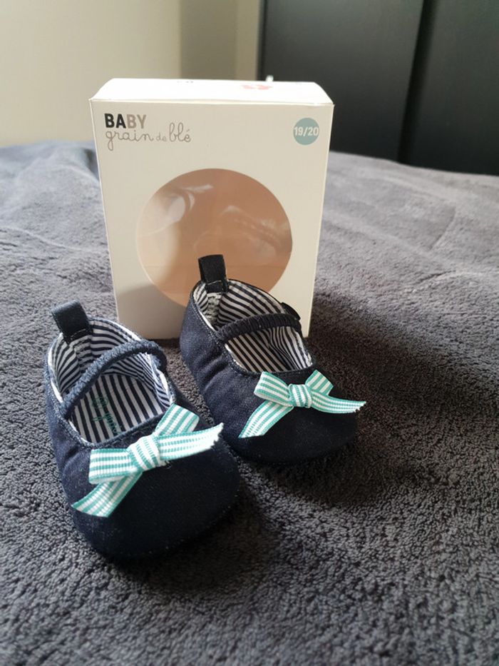 Chaussures fille pointure 19/20
