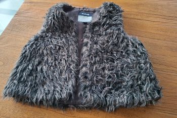 Veste sans manches fausse fourrure KIABI 🩶