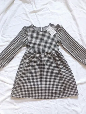 Robe Taille 5 ans Neuve