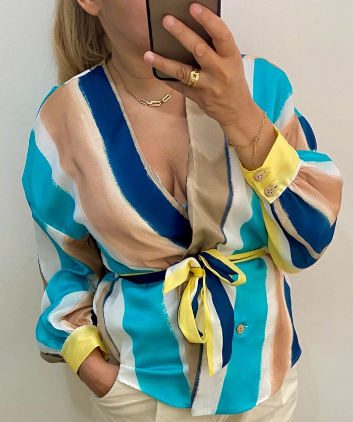🎨Blouse satinée à rayures multicolores ZARA Taille M - photo numéro 2