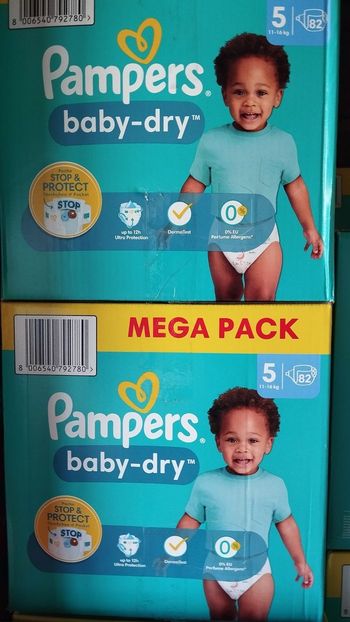 Deux paquets de couches Pampers taille 5