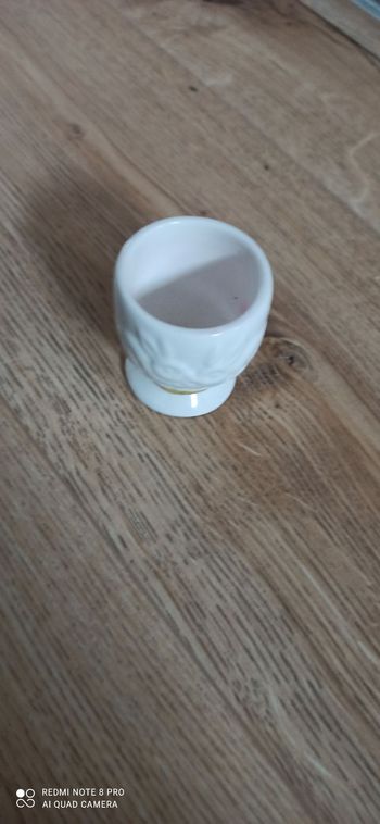 Coquetier en céramique