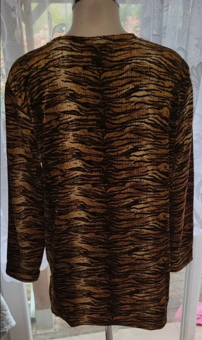 Pull long à motif tigré - style unique ! - photo numéro 4