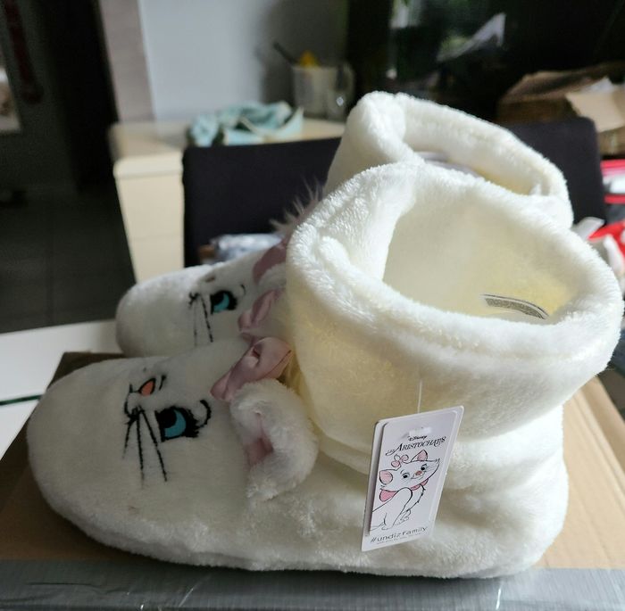 Chaussons Marie des Aristochats neuf avec étiquettes - photo numéro 2