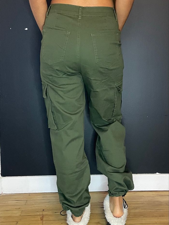 Pantalon cargo kaki style Y2K - photo numéro 2