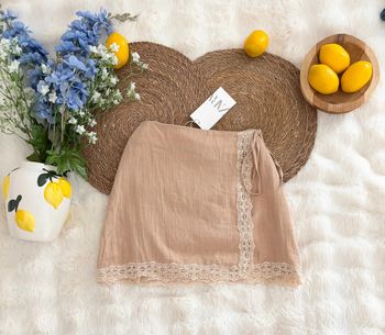 Jupe beige avec dentelle Zara taille L