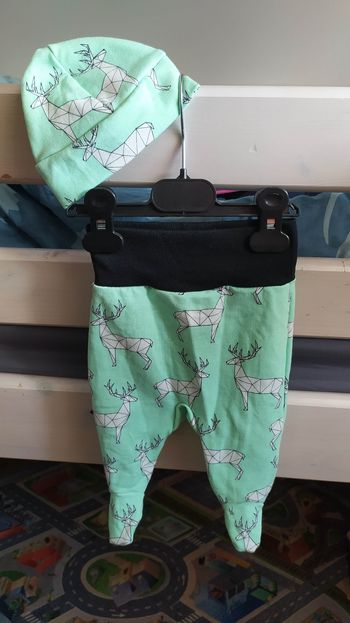 Pantalon et bonnet de naissance 1 mois